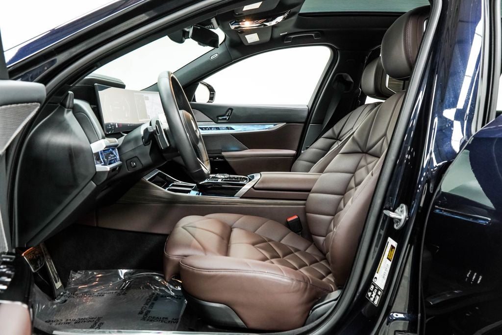 2025 BMW 7 Series 740i xDrive