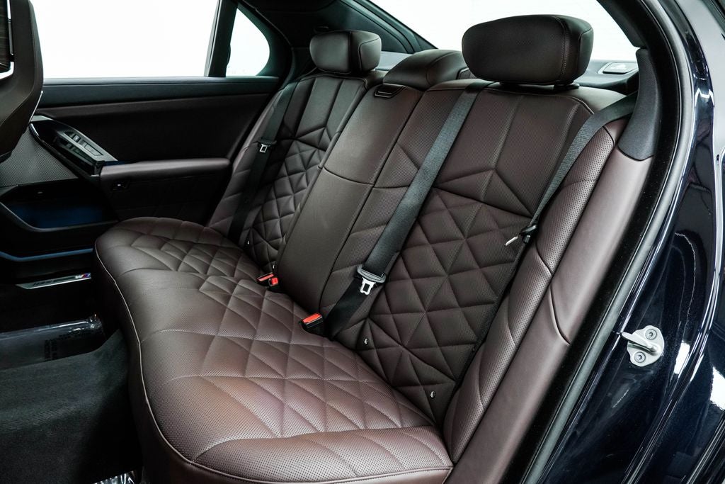 2025 BMW 7 Series 740i xDrive