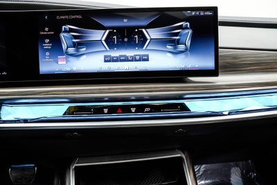 2025 BMW 7 Series 740i xDrive