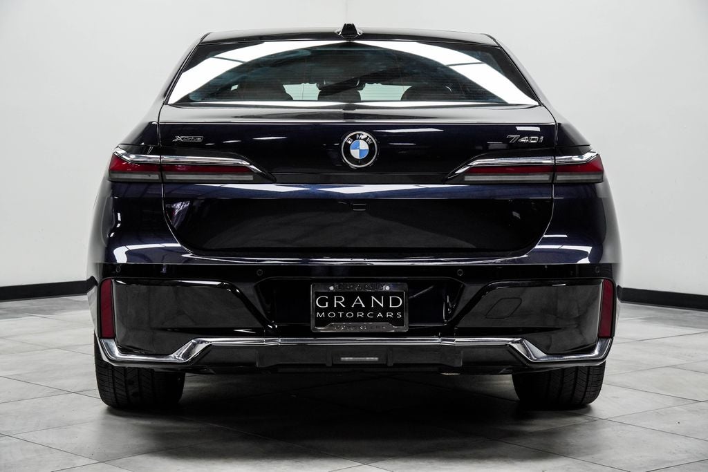 2025 BMW 7 Series 740i xDrive