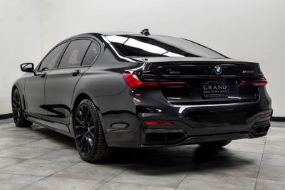 2022 BMW 7 Series M760i