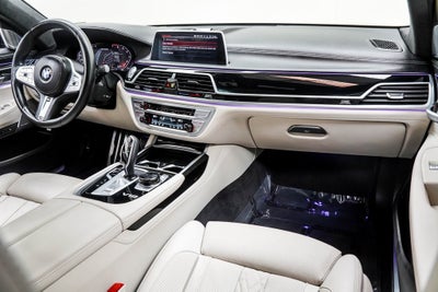 2022 BMW 7 Series M760i