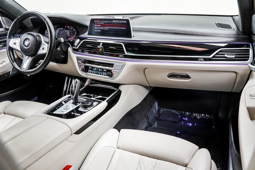 2022 BMW 7 Series M760i