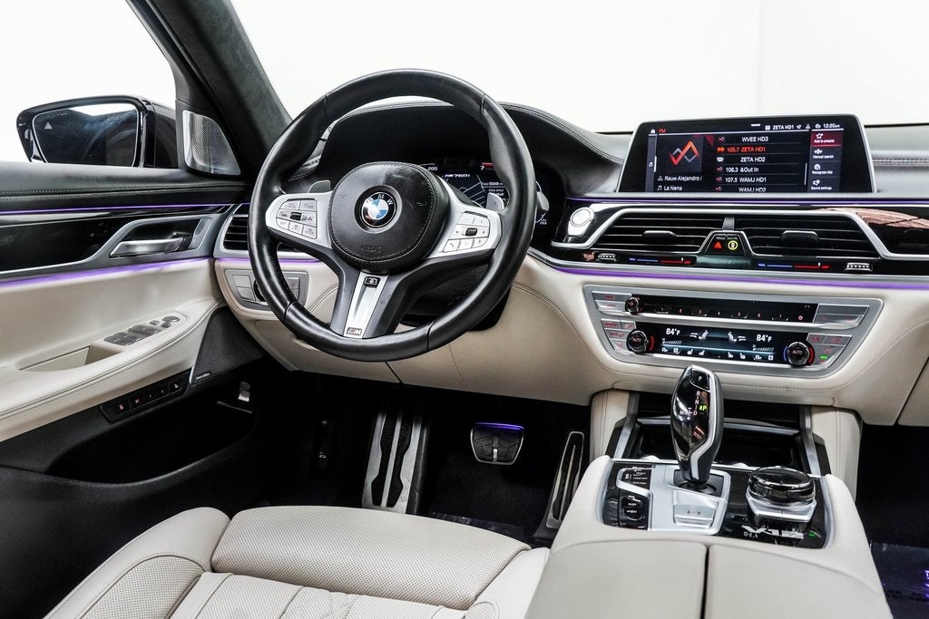 2022 BMW 7 Series M760i
