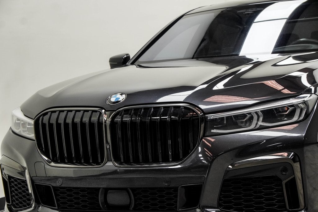 2022 BMW 7 Series M760i