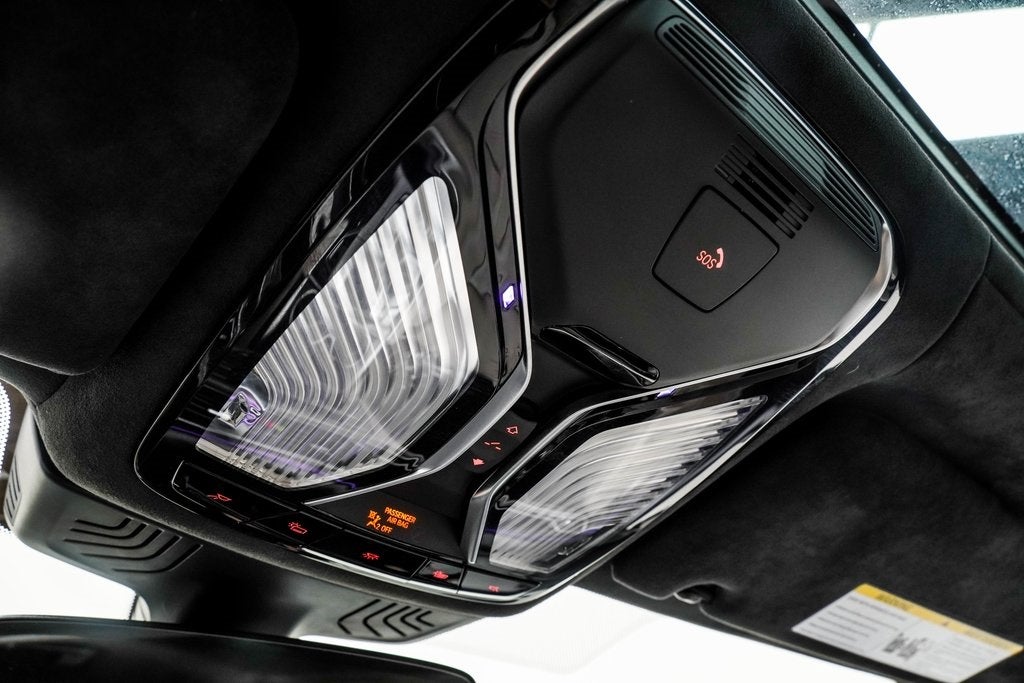 2022 BMW 7 Series M760i