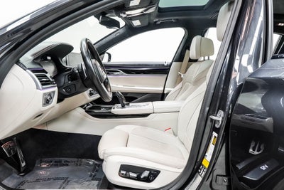 2022 BMW 7 Series M760i