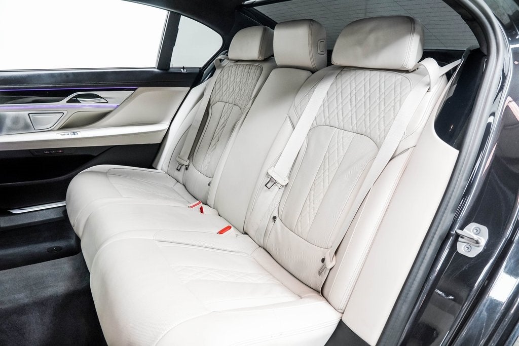 2022 BMW 7 Series M760i