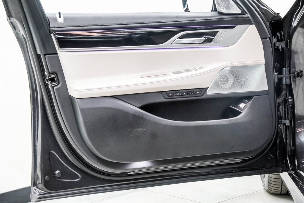 2022 BMW 7 Series M760i