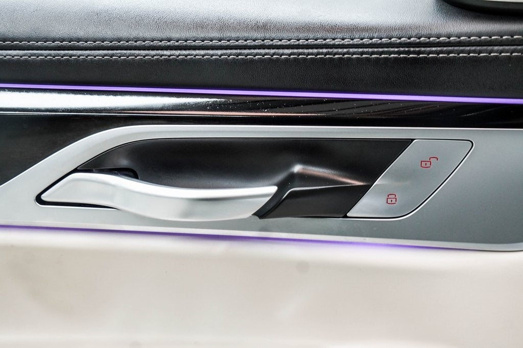 2022 BMW 7 Series M760i