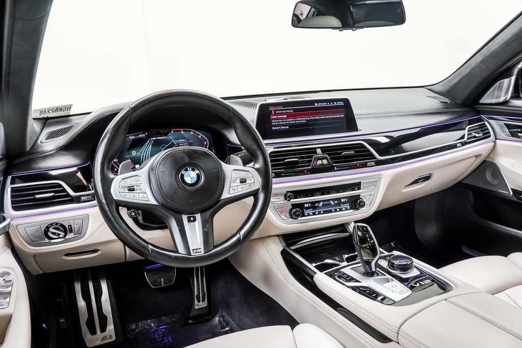 2022 BMW 7 Series M760i