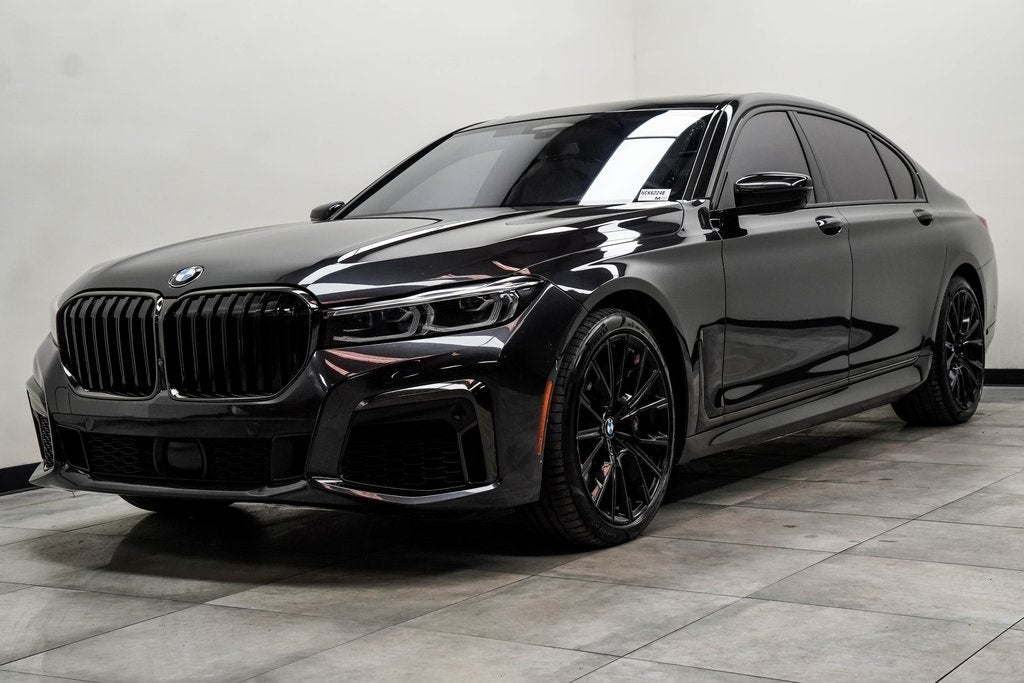 2022 BMW 7 Series M760i