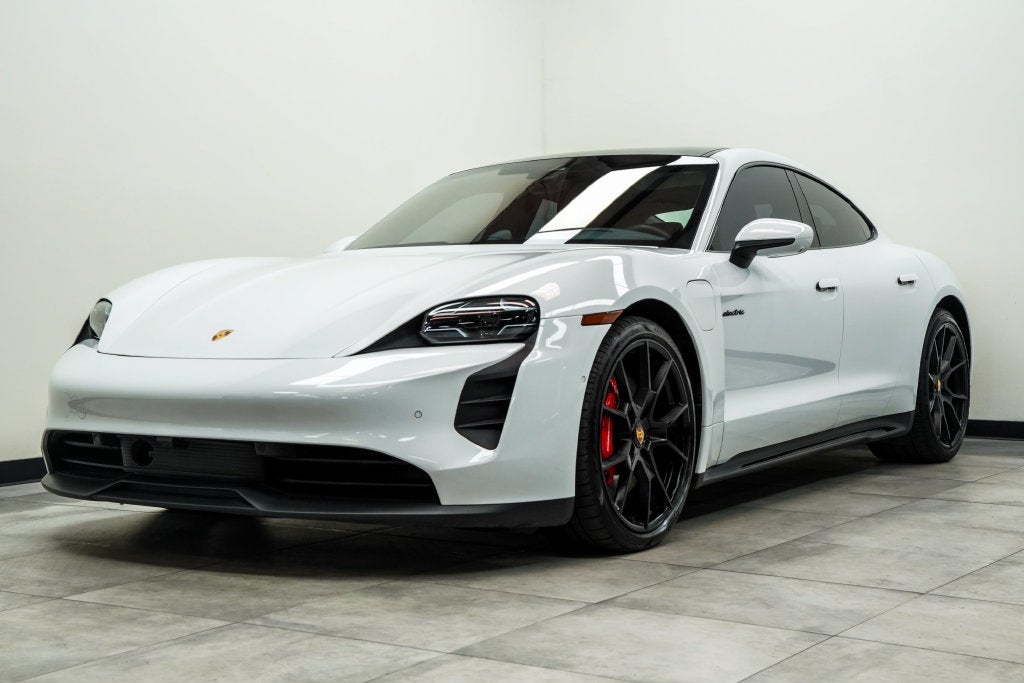 2022 Porsche Taycan GTS