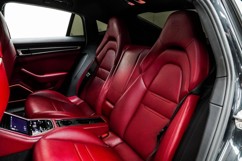 2023 Porsche Panamera 4 Platinum Edition