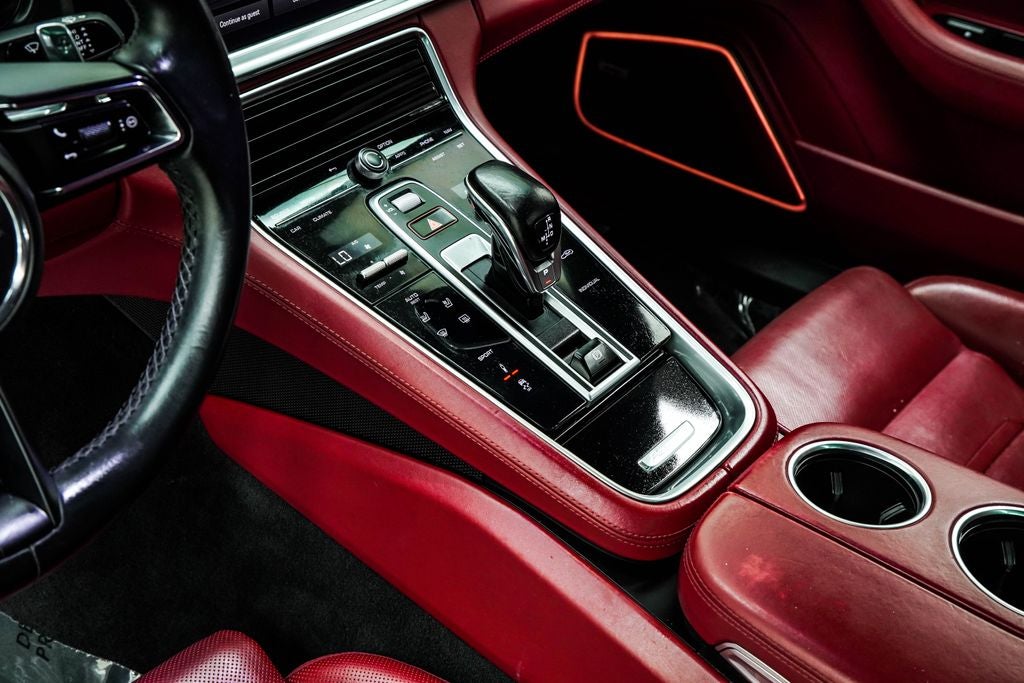 2023 Porsche Panamera 4 Platinum Edition