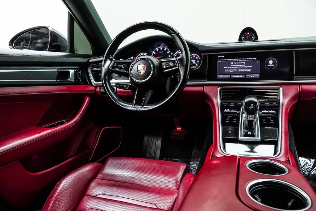 2023 Porsche Panamera 4 Platinum Edition