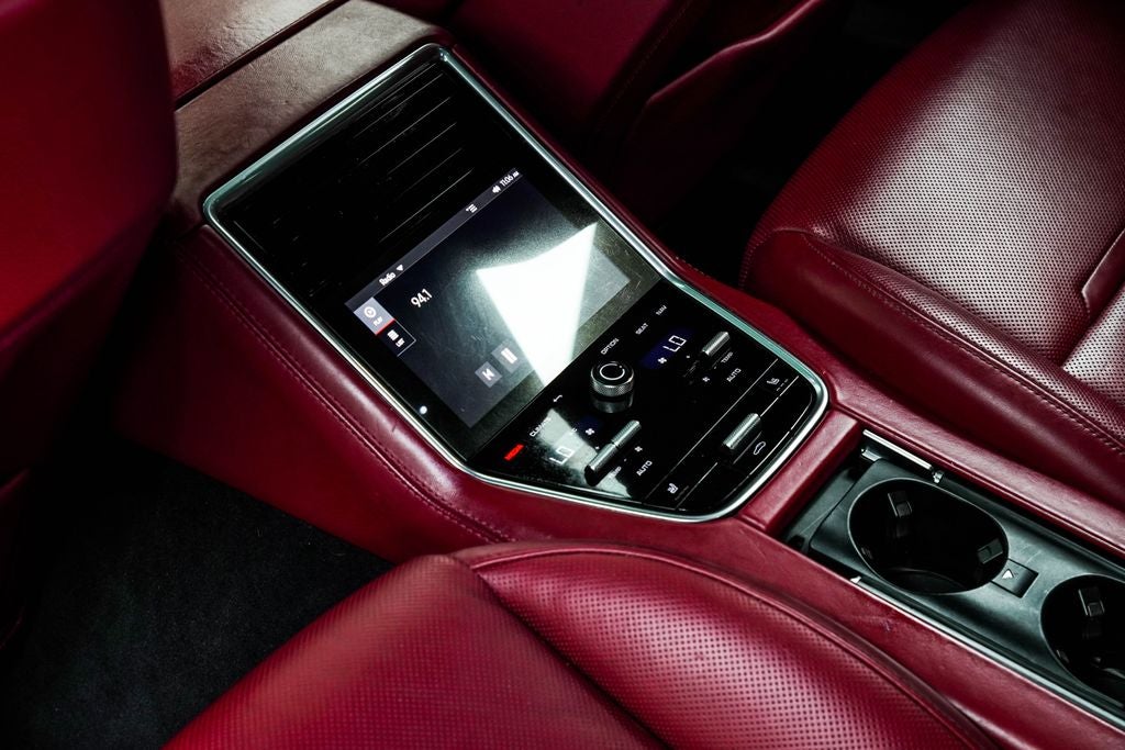 2023 Porsche Panamera 4 Platinum Edition