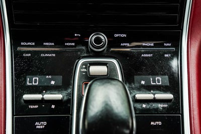 2023 Porsche Panamera 4 Platinum Edition