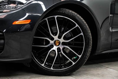 2023 Porsche Panamera 4 Platinum Edition