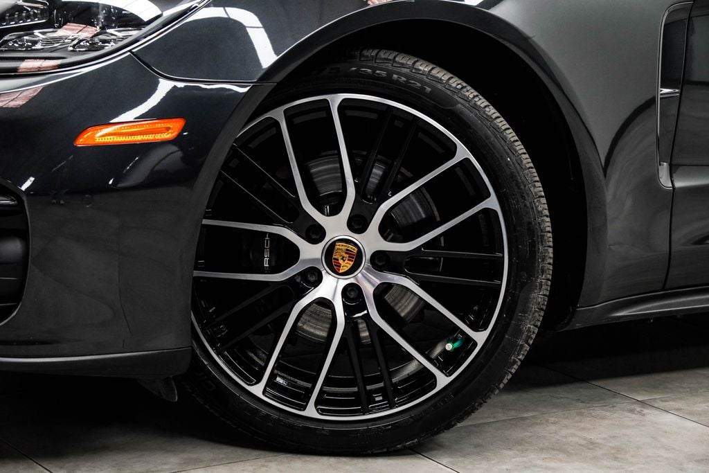 2023 Porsche Panamera 4 Platinum Edition
