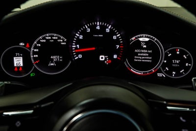 2023 Porsche Panamera 4 Platinum Edition