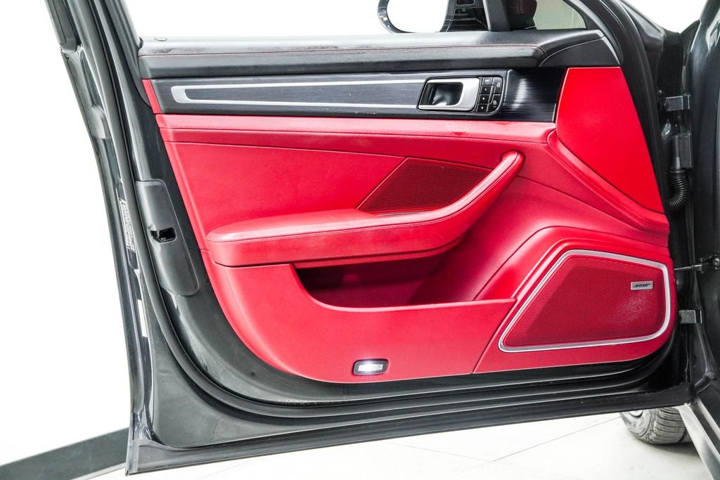 2023 Porsche Panamera 4 Platinum Edition