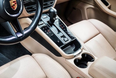 2024 Porsche Macan T