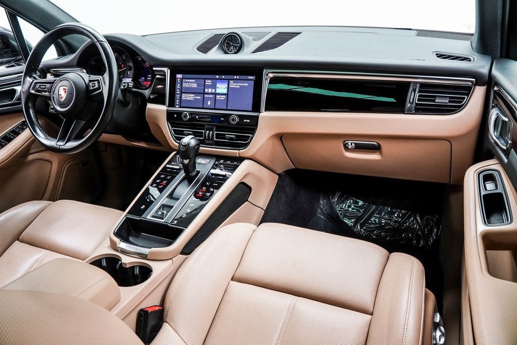 2024 Porsche Macan T