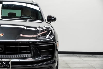 2024 Porsche Macan T