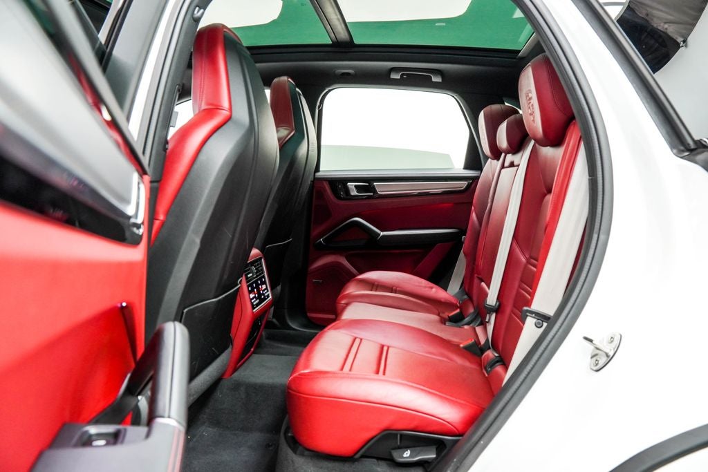 2022 Porsche Cayenne S Platinum Edition