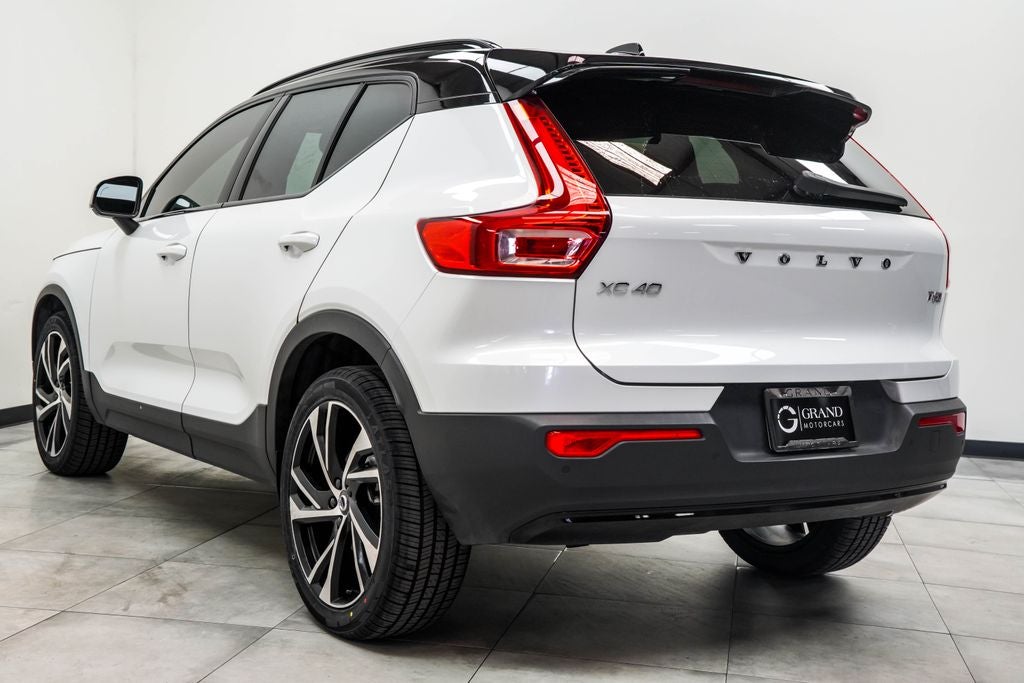 2021 Volvo XC40 R-Design