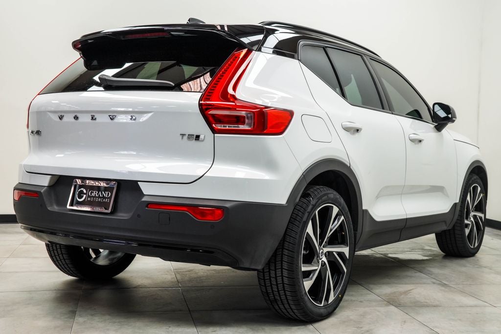 2021 Volvo XC40 R-Design