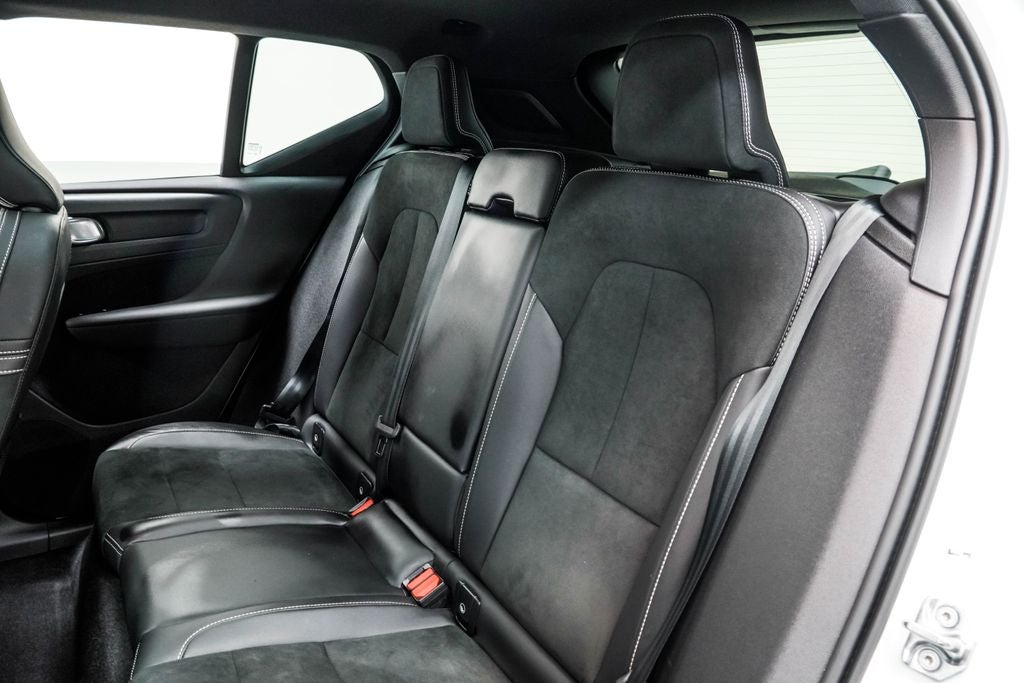 2021 Volvo XC40 R-Design