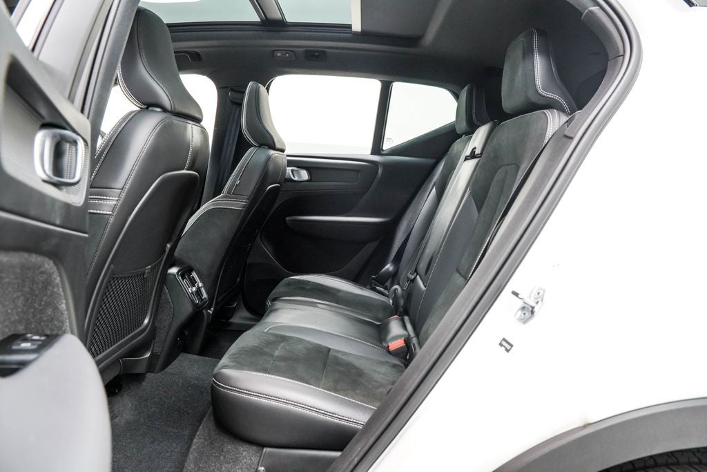 2021 Volvo XC40 R-Design