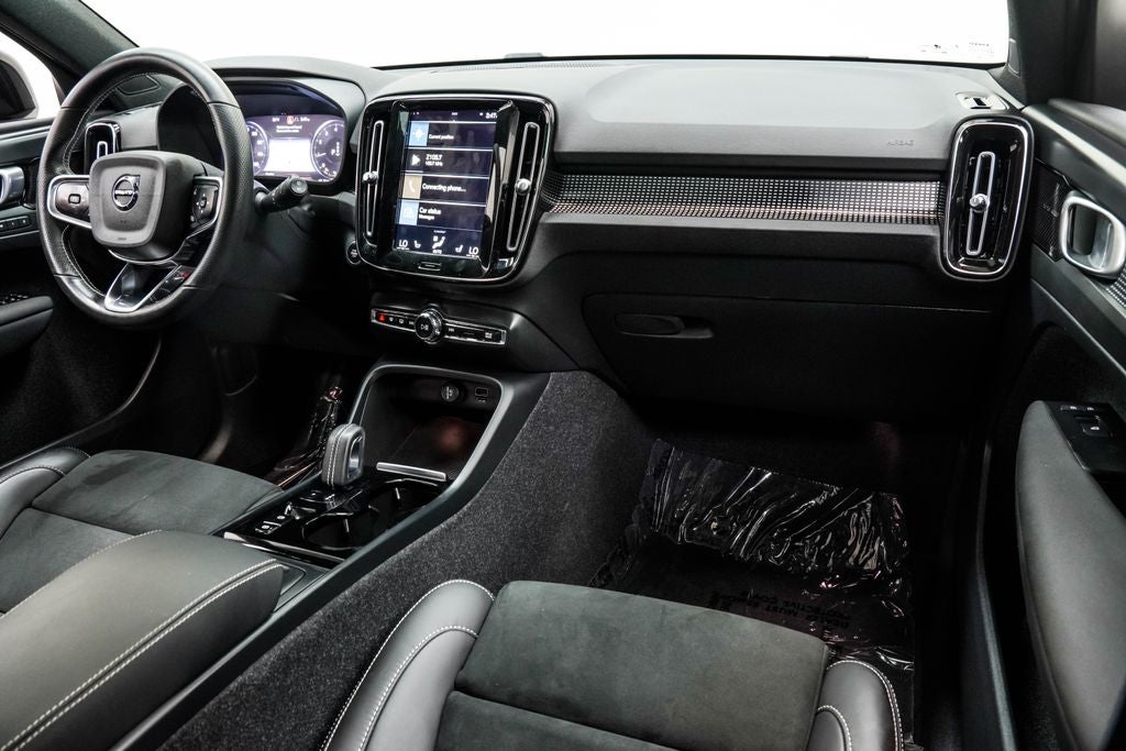 2021 Volvo XC40 R-Design