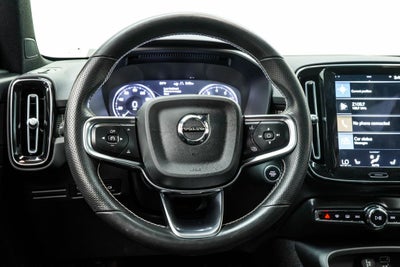 2021 Volvo XC40 R-Design