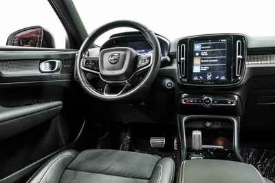 2021 Volvo XC40 R-Design