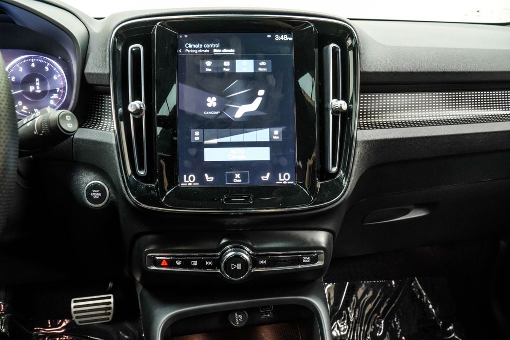 2021 Volvo XC40 R-Design