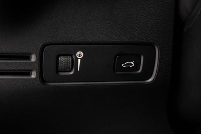 2021 Volvo XC40 R-Design