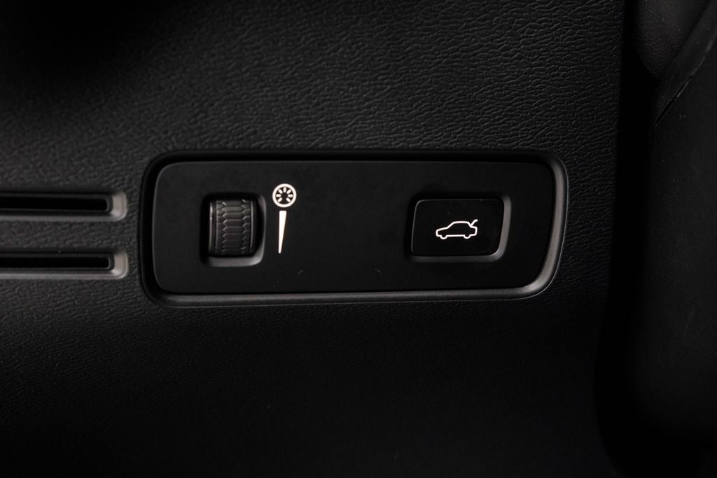 2021 Volvo XC40 R-Design