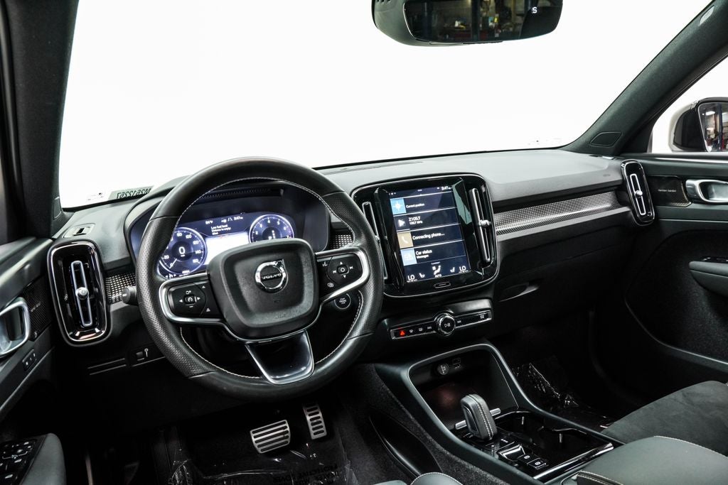 2021 Volvo XC40 R-Design