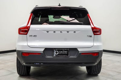 2021 Volvo XC40 R-Design