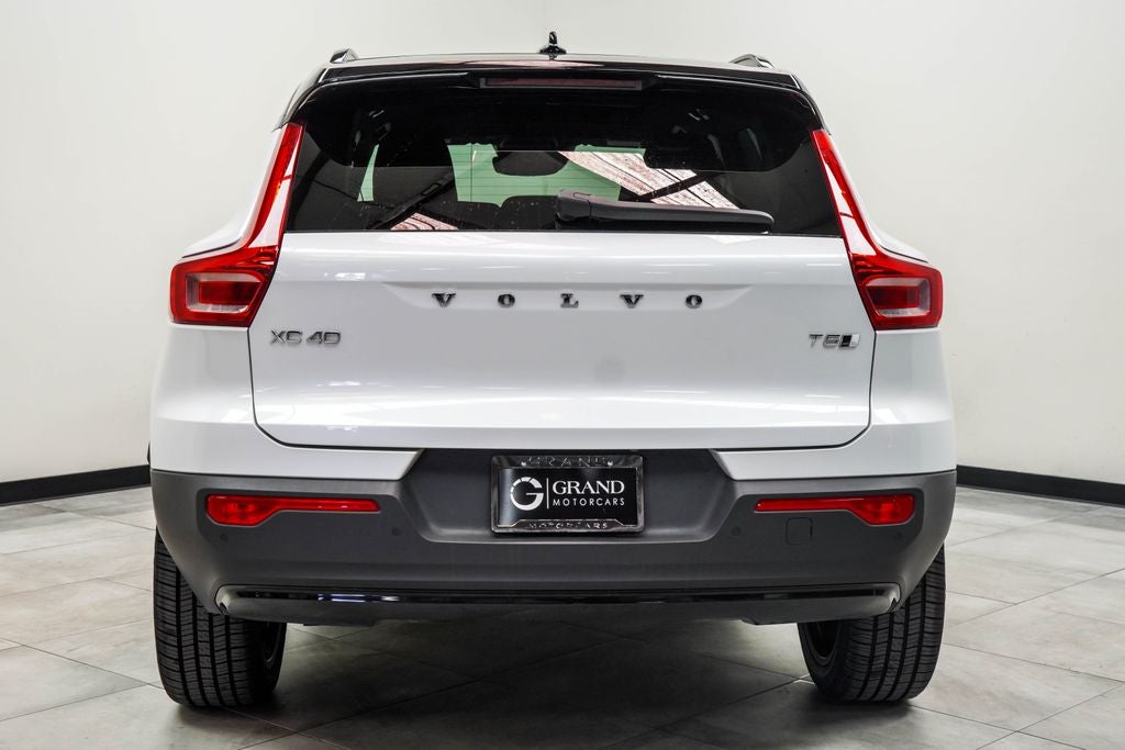 2021 Volvo XC40 R-Design