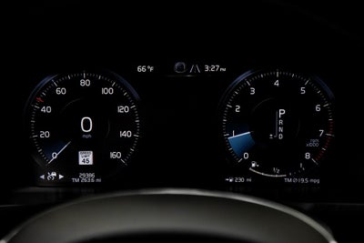 2021 Volvo XC90 T6 R-Design