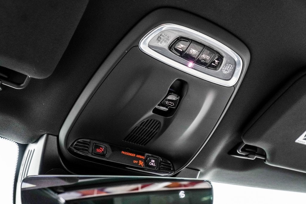 2021 Volvo XC90 T6 R-Design