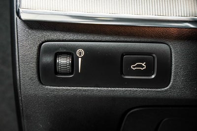 2021 Volvo XC90 T6 R-Design