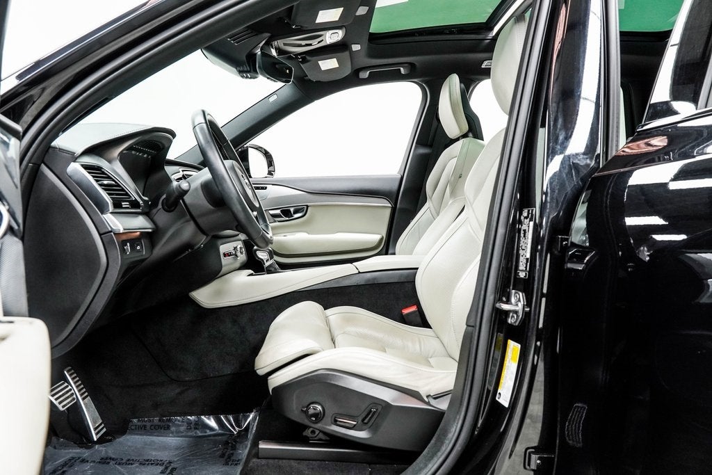 2021 Volvo XC90 T6 R-Design