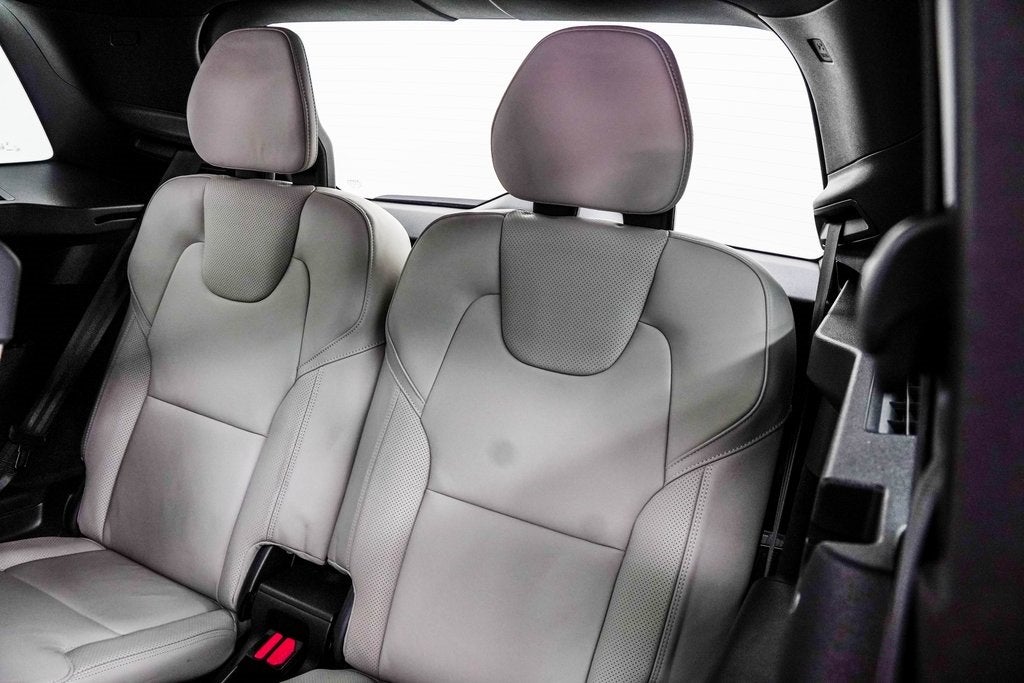 2021 Volvo XC90 T6 R-Design