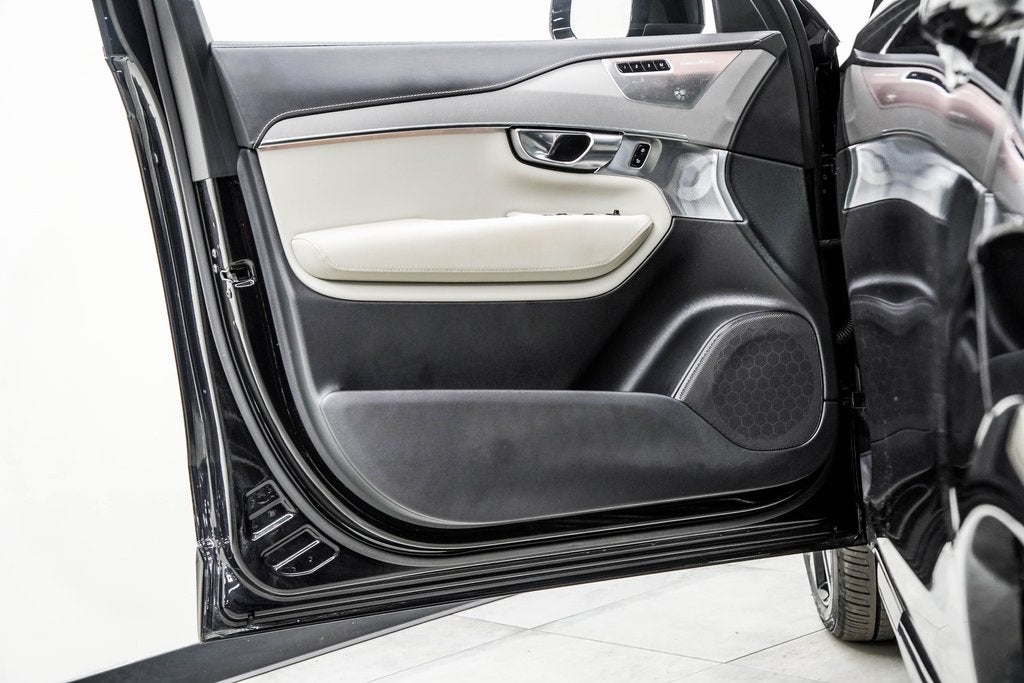 2021 Volvo XC90 T6 R-Design