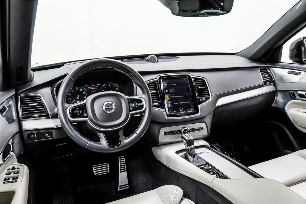 2021 Volvo XC90 T6 R-Design